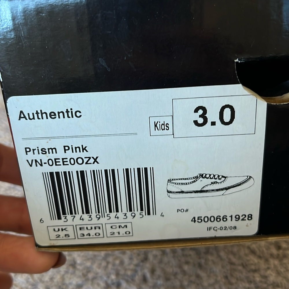 Vans - Picture 7 of 7